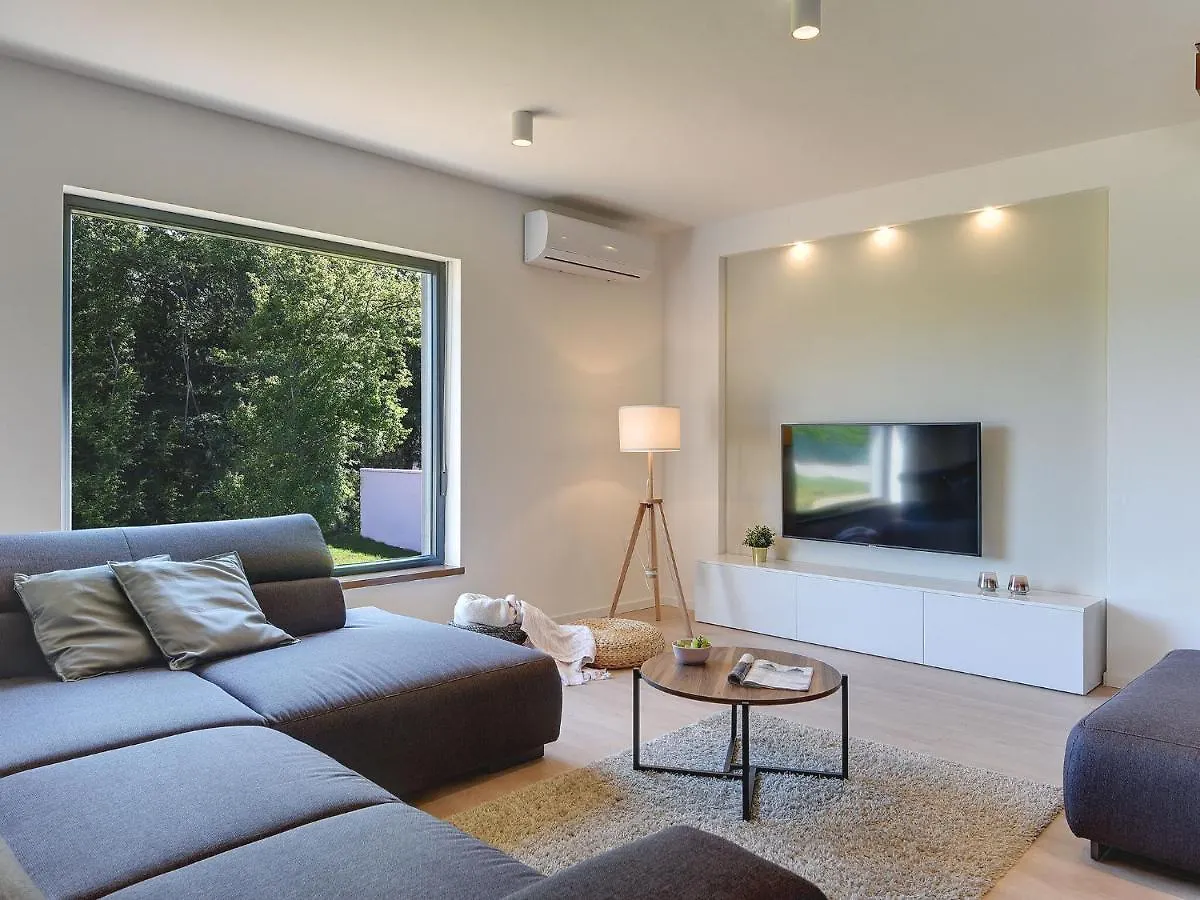 Modern Villa With Swimming Pool 풀라 크로아티아